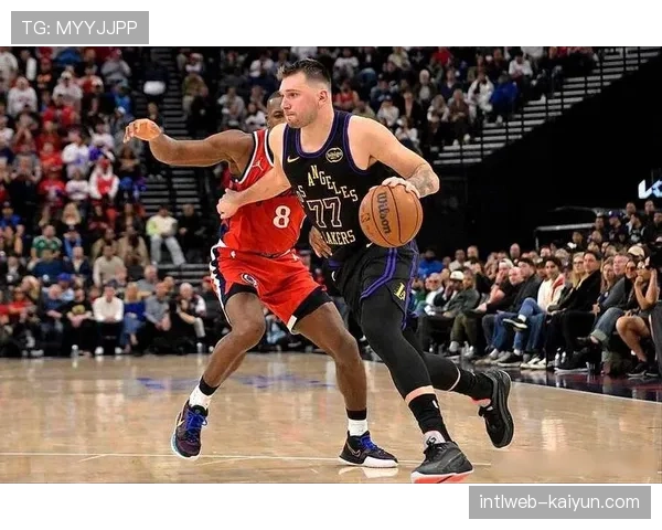 东契奇无詹时每75回合数据飙升至38.2分 持球主导权充分释放